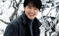 Mẹ Park Yong Ha thay con làm từ thiện