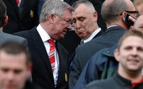 Sir Alex tố trọng tài “cướp” penalty của M.U