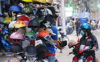 Đội mũ bảo hiểm chỉ để... đối phó CSGT!