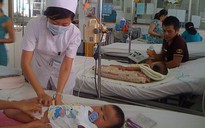 TPHCM: 11 trẻ tử vong do bệnh tay chân miệng