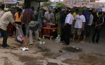 Xe tải chở cát đè chết thảm 2 thanh niên