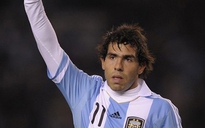 Man City không buông Tevez
