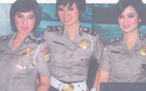 Nữ cảnh sát duyên dáng