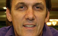 Sa thải bình luận viên “thảm sát” Arsenal