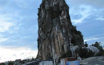 Đà Nẵng: Sạt lở núi, vợ chồng suýt chết