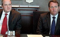 Bộ trưởng lộng quyền