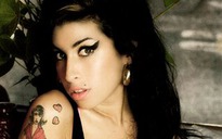 Rượu giết nữ ca sĩ trẻ Amy Winehouse