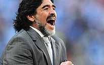 Maradona xuất trận giúp trẻ em Libya