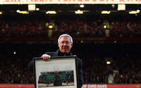 Alex Ferguson được tạc tượng