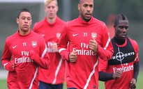 Henry bất ngờ trở lại Arsenal