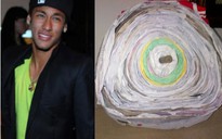 “Thần đồng” Neymar và lá thư dài… 1km của fan cuồng!