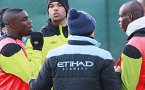 Balotelli suýt cho đồng đội nhập viện