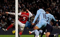 Man City 1-0 Arsenal: Giáo sư Wenger tung cờ trắng