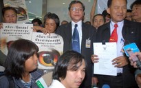 Thủ tướng Yingluck bị kiện
