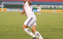 SLNA, SHB Đà Nẵng cùng dẫn đầu Eximbank V-League 2013