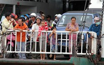 Ai ngang qua phà Bình Khánh mà coi!