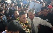 Cannavaro trong vòng vây người hâm mộ Việt Nam