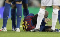 Pepe miễn cưỡng xin lỗi sau vụ đạp tay Messi