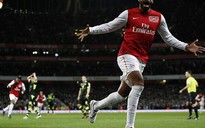 Henry giúp Arsenal vào vòng 4 FA Cup