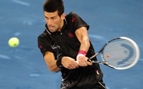 Djokovic chật vật vào tứ kết Madrid Open