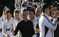 Ông chủ Abramovich tha thiết mời gọi HLV Mourinho