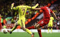 Thắng Anzhi 1-0, Liverpool dẫn đầu bảng tử thần