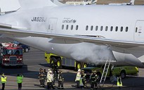 Siêu máy bay Boeing 787 Dreamliner liên tục bốc cháy