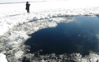 Nga: Hố băng rộng hoác vì mưa thiên thạch