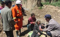 Trung Quốc: Động đất kinh hoàng, hơn 350 người thương vong