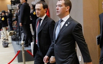 Medvedev và Romney khẩu chiến