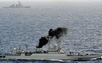Tàu chiến Trung Quốc qua eo biển của Nhật