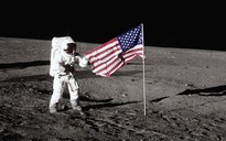 Một lá cờ cắm trên mặt trăng mất tích
