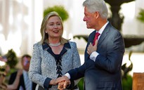 Ông Bill Clinton miệt mài trả nợ thay vợ