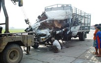 Tông xe container, tài xế xe tải tử nạn