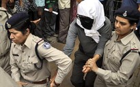 Nữ du khách bị cưỡng bức trước mặt chồng ở Ấn Độ