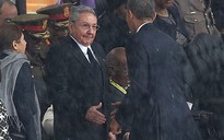 Chủ tịch Cuba nói gì khi bắt tay tổng thống Mỹ?
