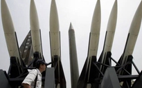 Hàn Quốc nâng tầm bắn tên lửa, báo chí Trung - Nhật lên tiếng