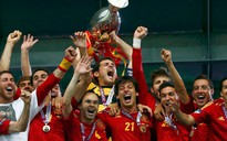 Thắng "4 sao", Tây Ban Nha đăng quang Euro 2012 với nhiều kỷ lục