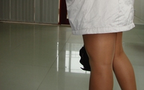 Cấm mặc váy vào cơ quan công an!