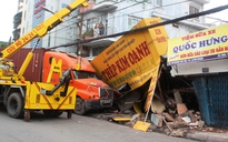 Container tông sập nhà, 10 người thoát chết