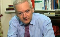Ecuador đề nghị Anh cho J. Assange nhập viện