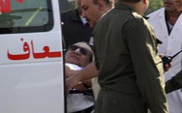 Vừa ra tù, cựu tổng thống Mubarak nhập viện