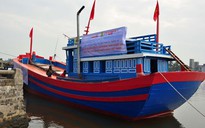Trao tàu cá 5 tỉ cho ngư dân Lý Sơn