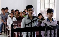 Hai tên trong vụ "chặt tay cướp SH" hầu tòa ở Ninh Thuận