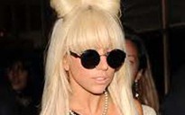 Youtube khóa tài khoản của Lady Gaga.