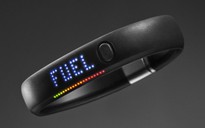 Vòng đeo kỹ thuật số Nike+ Fuelband cho người năng động