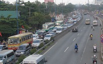 Cửa ngõ TPHCM kẹt cứng sau tết