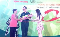 Nghệ sĩ Xuân Hương làm giám khảo cuộc thi karaoke