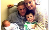 Gia đình Rooney đón quý tử Klay