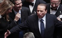 Chính trường Ý lại chao đảo vì Berlusconi